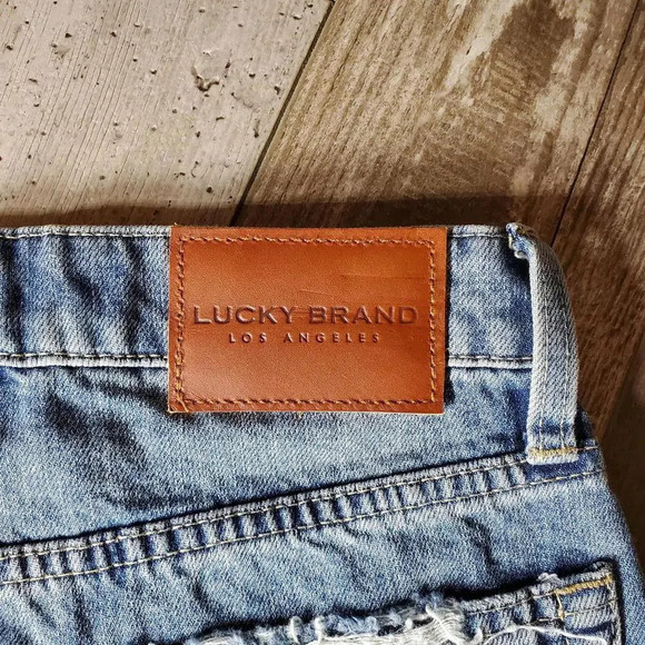 NWT Lucky Brand High Rise Bermuda Jean Shorts Women's Size 2/26 Distressed - Picture 6 of 15